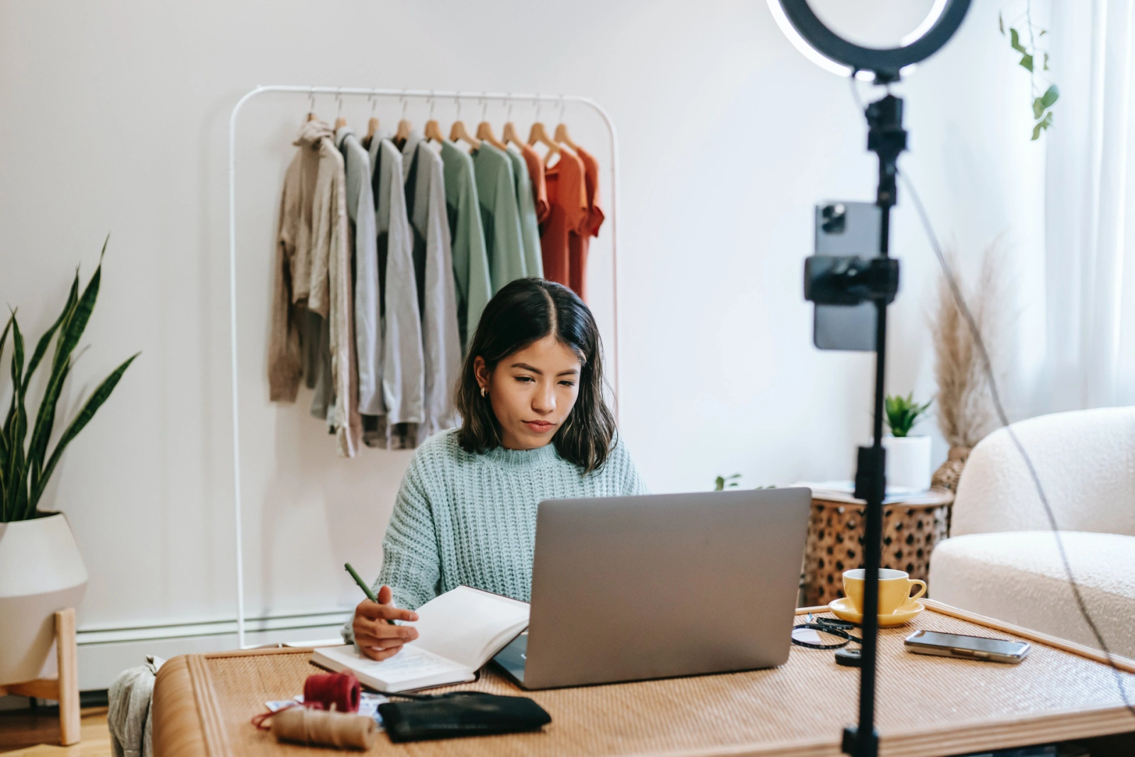 Các thuật ngữ cần biết trên TikTok 