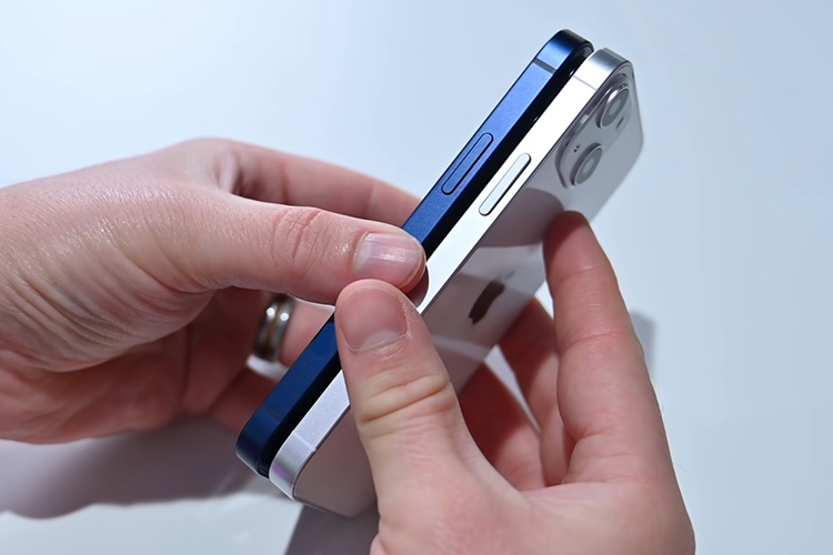 Trên tay iPhone 13 mini dummy: Kích cỡ vẫn nhỏ nhưng camera khác lạ 4
