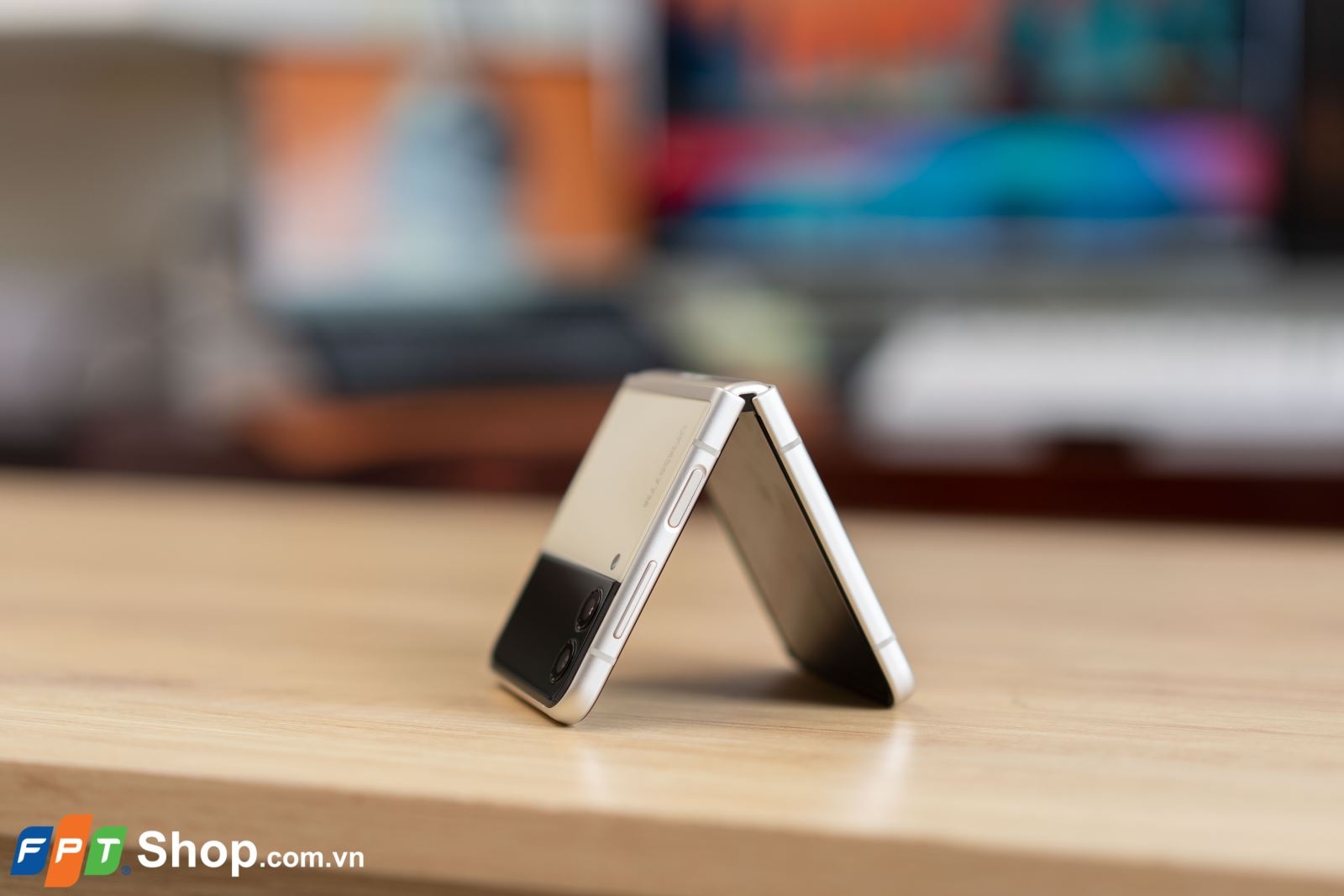 Đánh giá Galaxy Z Flip3 sau khi dùng: Có nên mua hay không?