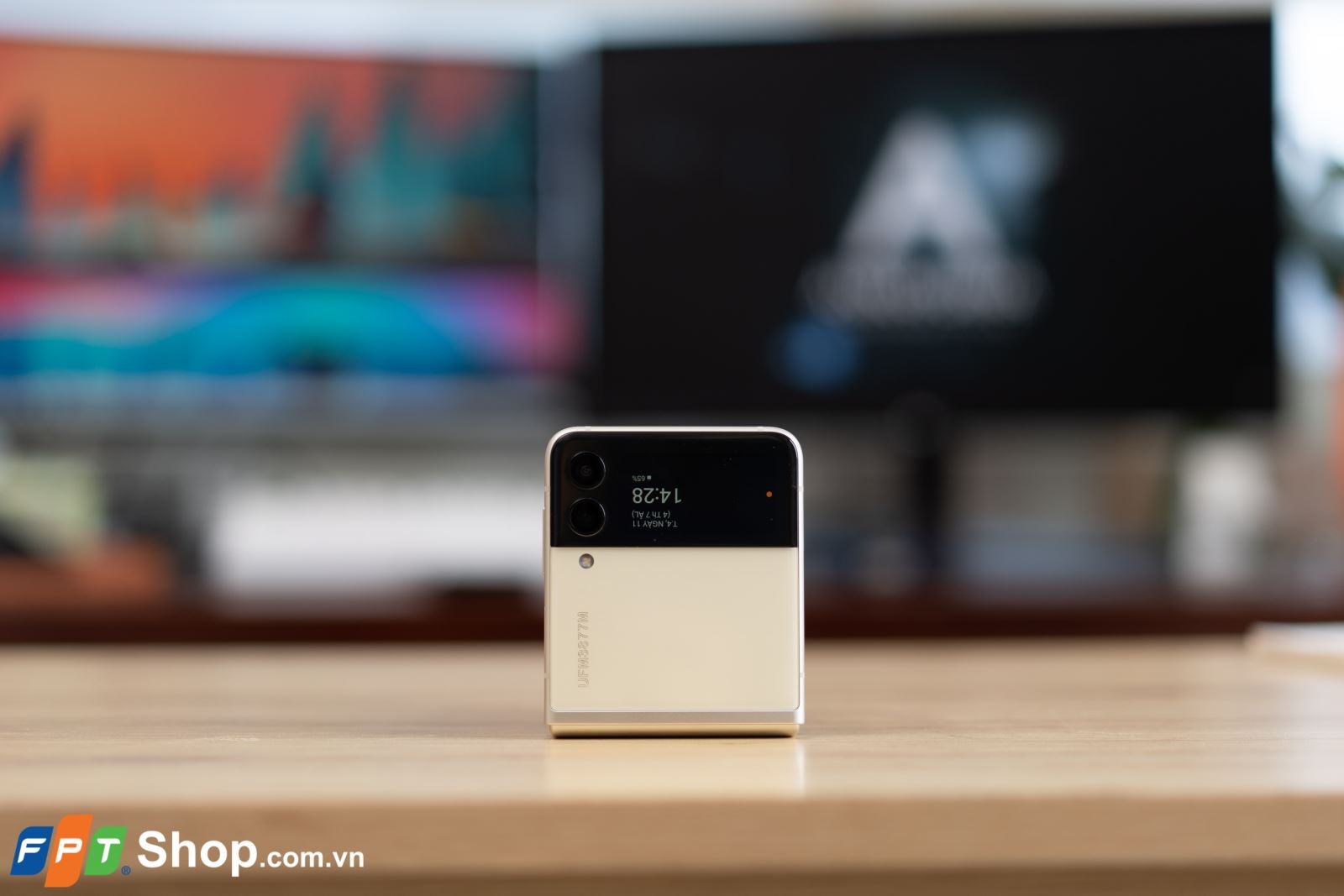 Đánh giá Galaxy Z Flip3 sau khi dùng: Có nên mua hay không?