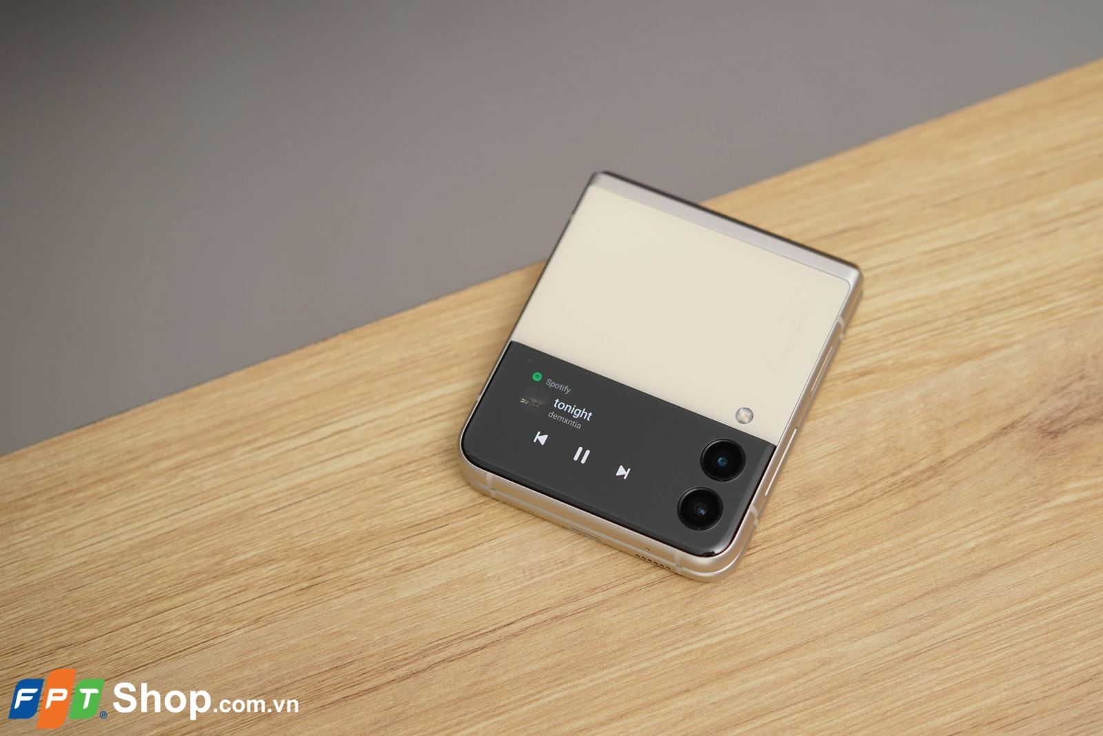 Đánh giá Galaxy Z Flip3 sau khi dùng: Có nên mua hay không?