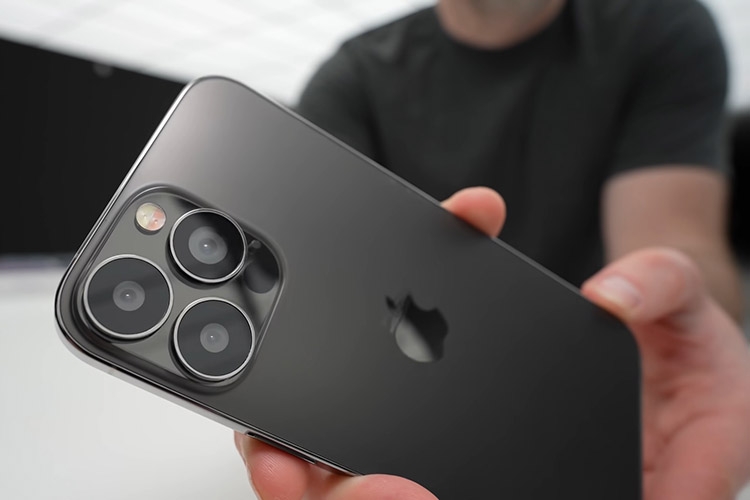 Trên tay iPhone 13 Pro Max bản mẫu 1