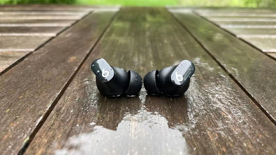 Beats Studio Buds có khả năng chống mồ hôi hiệu quả
