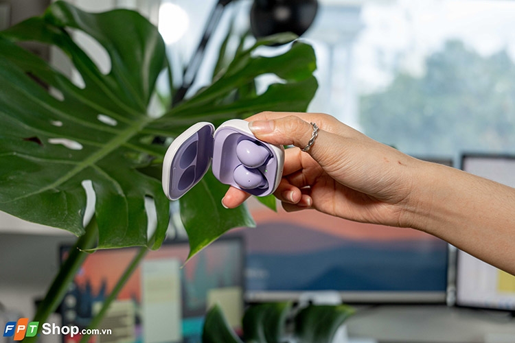 Mở hộp Samsung Galaxy Buds2 tại Việt Nam 8