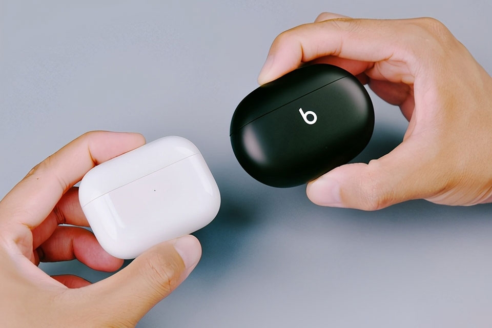AirPods Pro vs Beats Studio Buds