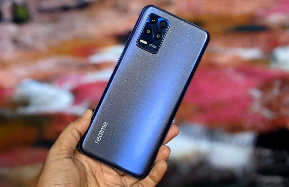 Mặt sau Realme 8s Mặt sau Realme 8s