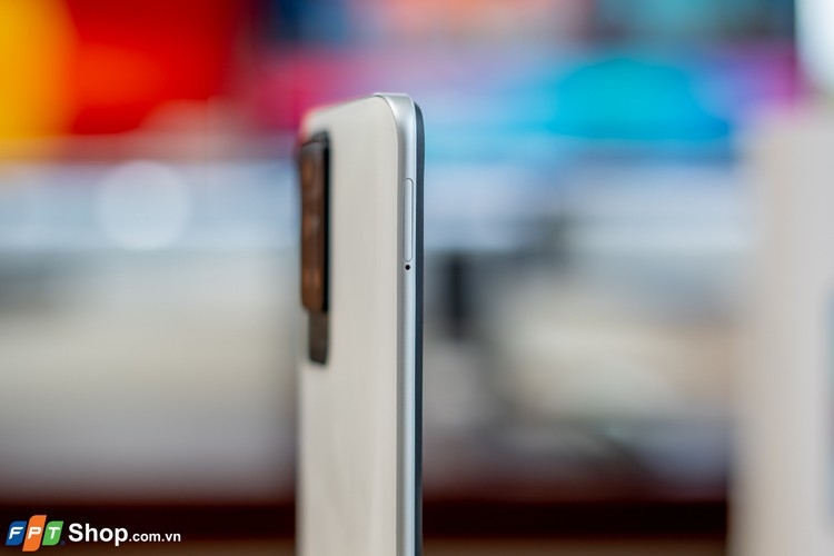 Cạnh trái Redmi 10