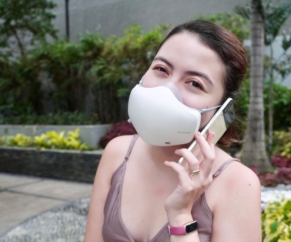 LG PuriCare 2 có mic và loa tích hợp