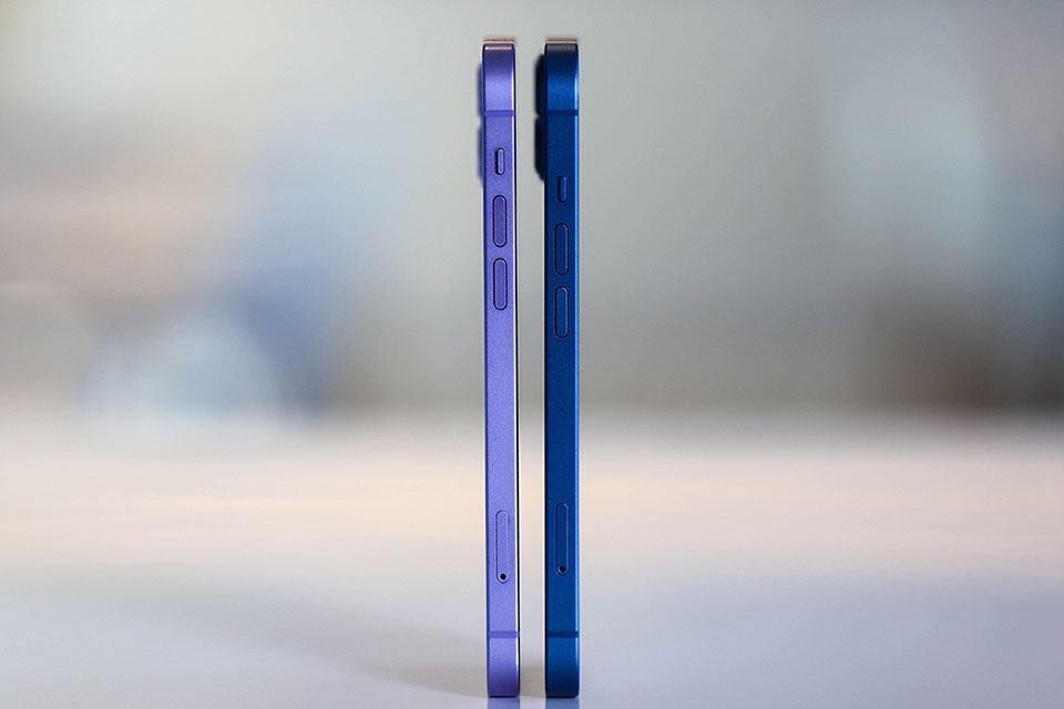 Cạnh bên của iPhone 13