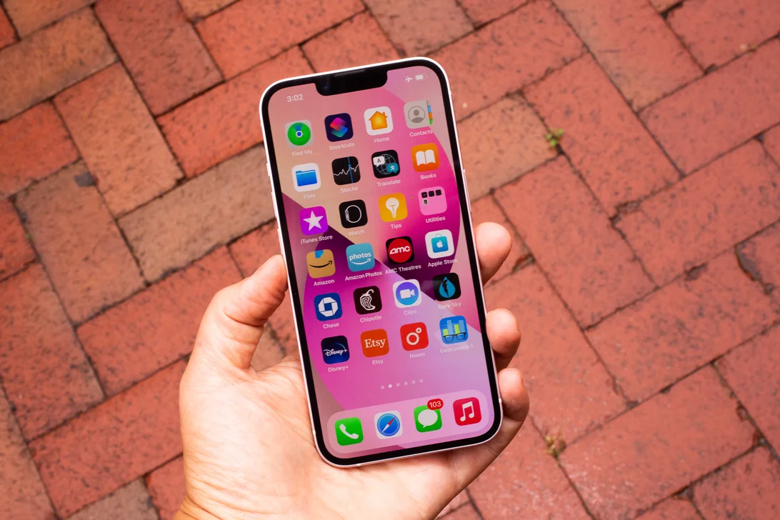 So sánh iPhone 13 và iPhone 11: Có nên nâng cấp không?