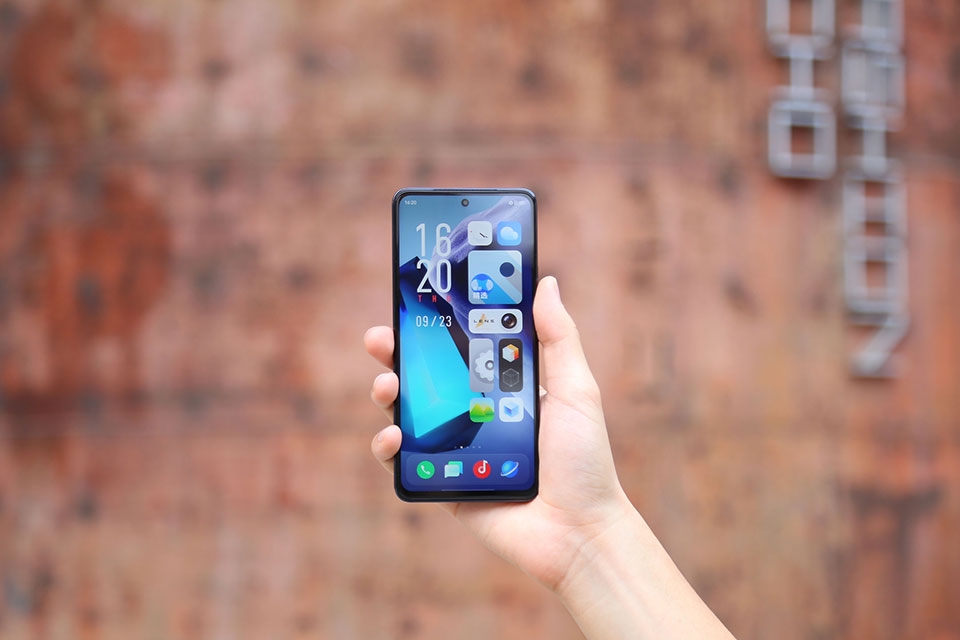 Mặt trước iQOO Z5