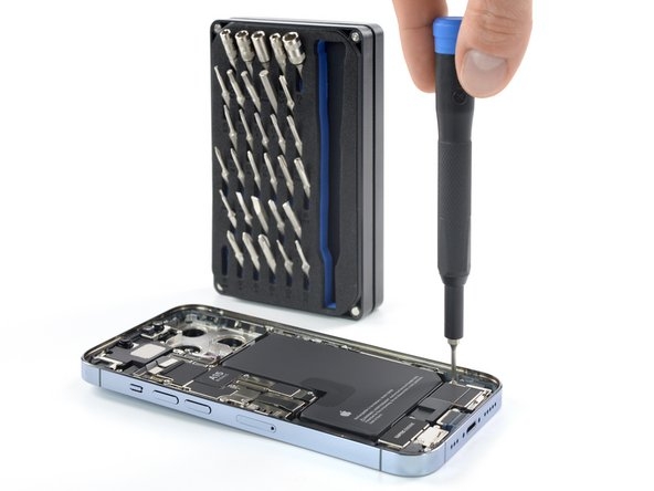 Mổ bụng iPhone 13 Pro