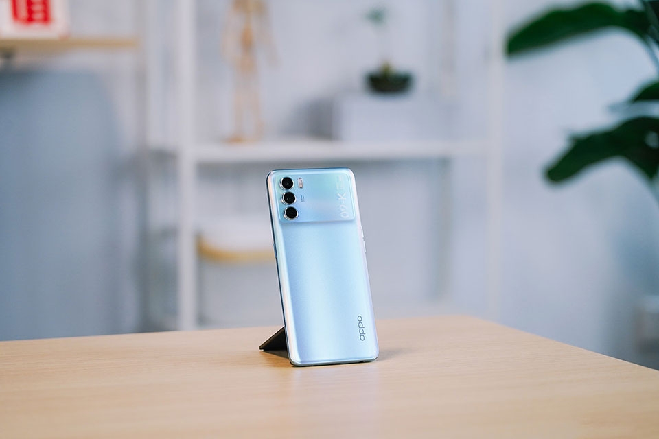 Mặt sau của OPPO K9 Pro Mặt sau của OPPO K9 Pro