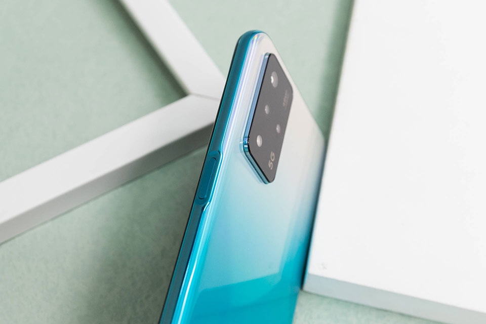 OPPO A93s có cảm biến vân tay ở cạnh bên OPPO A93s có cảm biến vân tay ở cạnh bên
