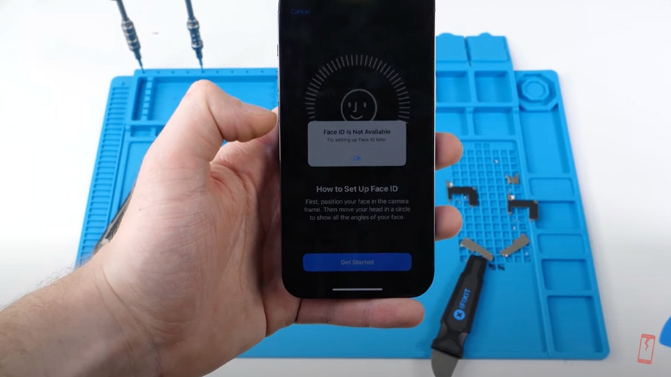Thay màn hình iPhone 13 không làm mất Face ID (ảnh 2) Thay màn hình iPhone 13 không làm mất Face ID (ảnh 2)