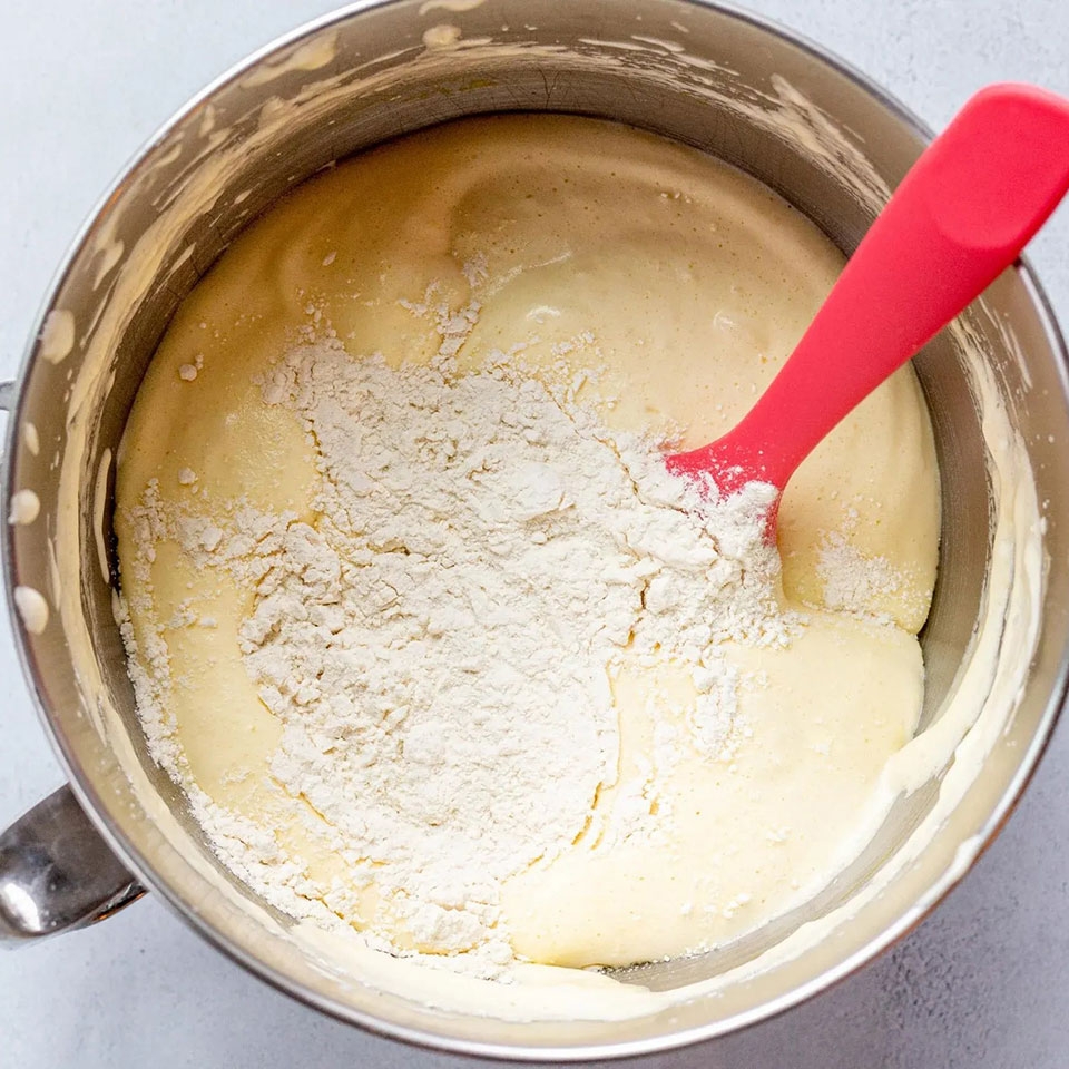 cách làm bánh bông lan bằng nồi chiên không dầu (bước 2)