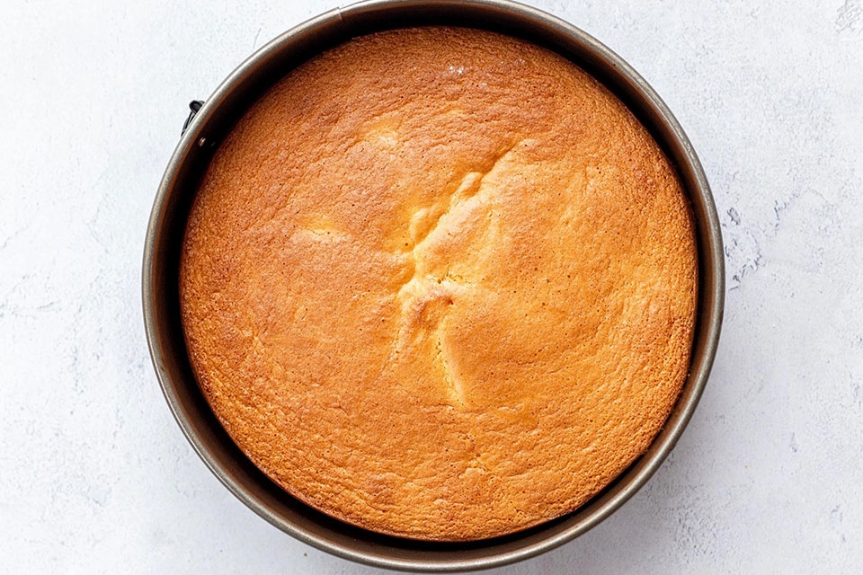 cách làm bánh bông lan bằng nồi chiên không dầu (bước 6)