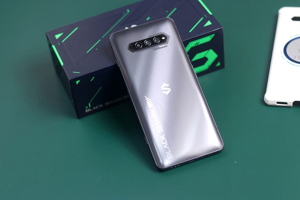 Mặt lưng Black Shark 4S