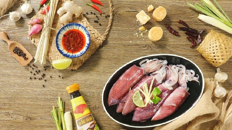nướng mực bằng nồi chiên không dầu