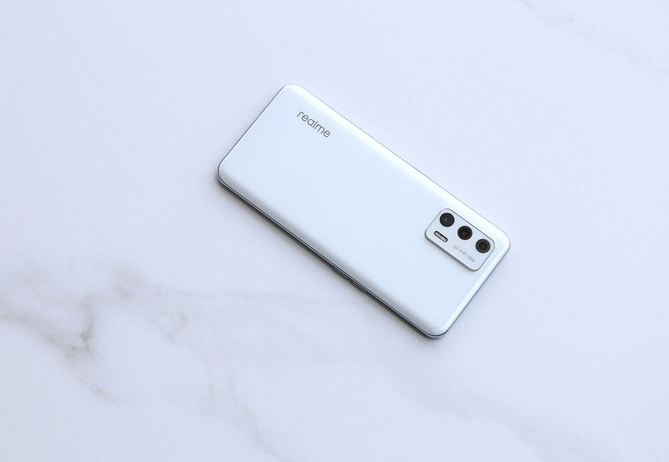 Realme GT Neo2T có 2 màu Realme GT Neo2T có 2 màu