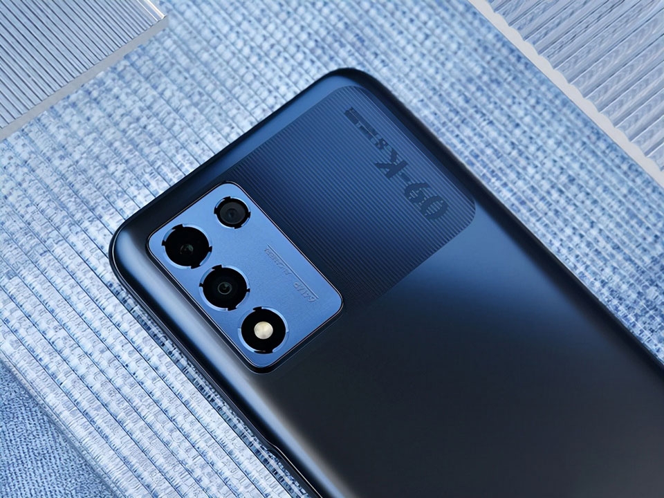 OPPO K9s có thiết kế mặt lưng độc đáo