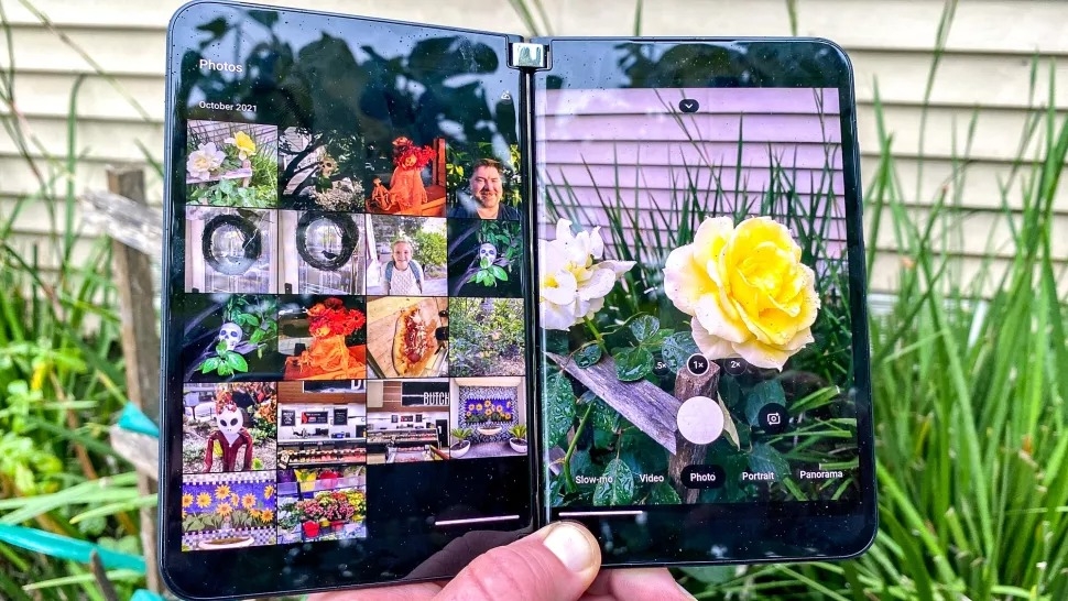 So sánh Galaxy Z Fold3 và Surface Duo 2 5