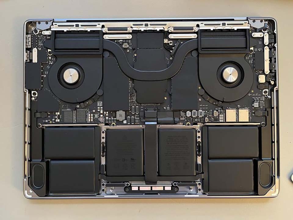 Mổ bụng MacBook Pro 14 inch và 16 inch (ảnh 1)