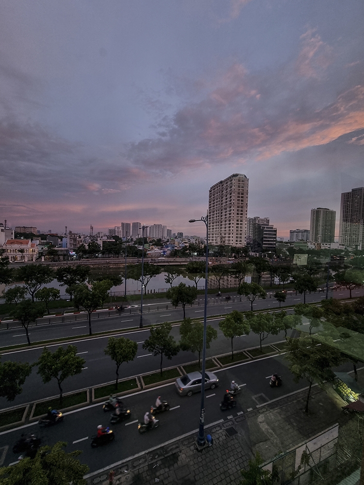 Chiều Sài Gòn những ngày trở lại qua camera Samsung Galaxy S21 Ultra