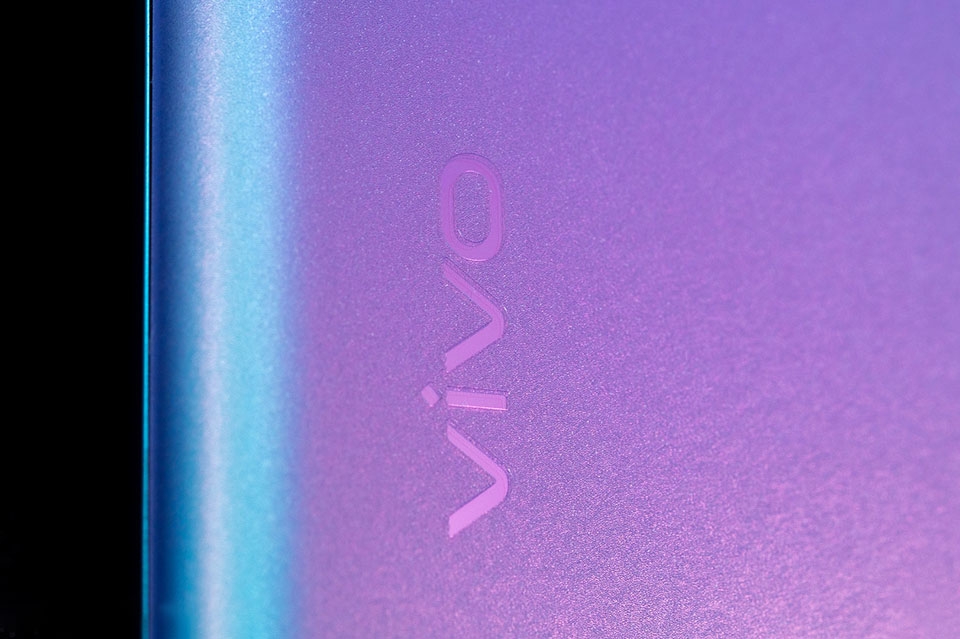 vivo T1 có mặt lưng tuyệt đẹp vivo T1 có mặt lưng tuyệt đẹp
