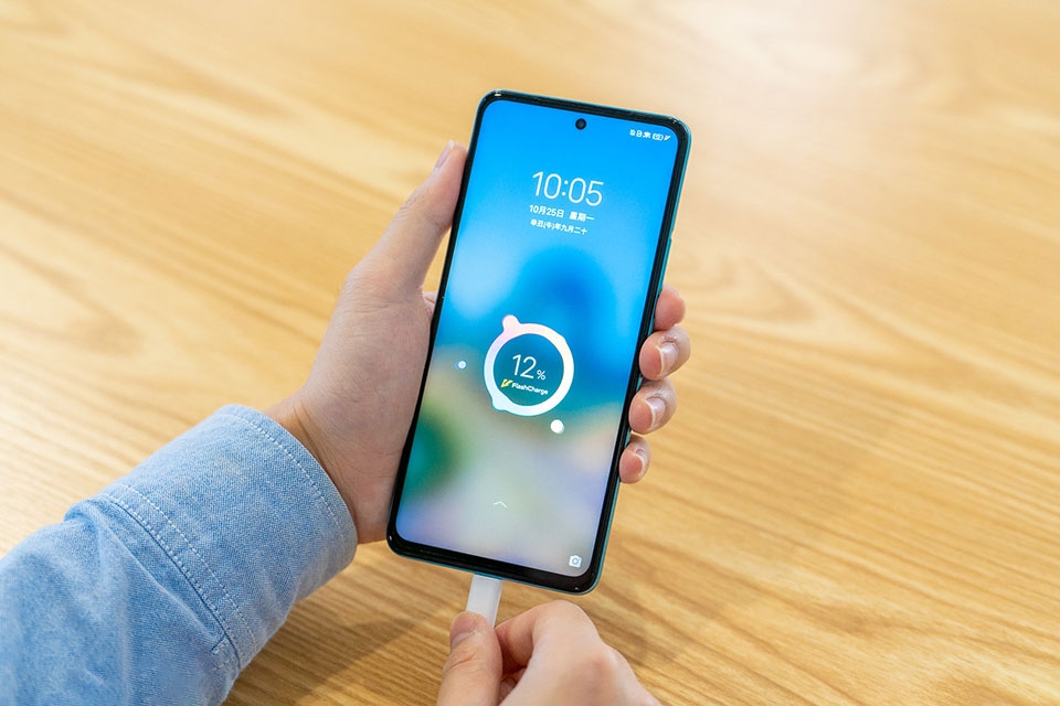 vivo T1 có pin lớn và hỗ trợ sạc siêu nhanh vivo T1 có pin lớn và hỗ trợ sạc siêu nhanh