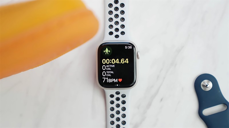 So sánh Apple Watch series 7 và Samsung Galaxy Watch4 (ảnh 3)