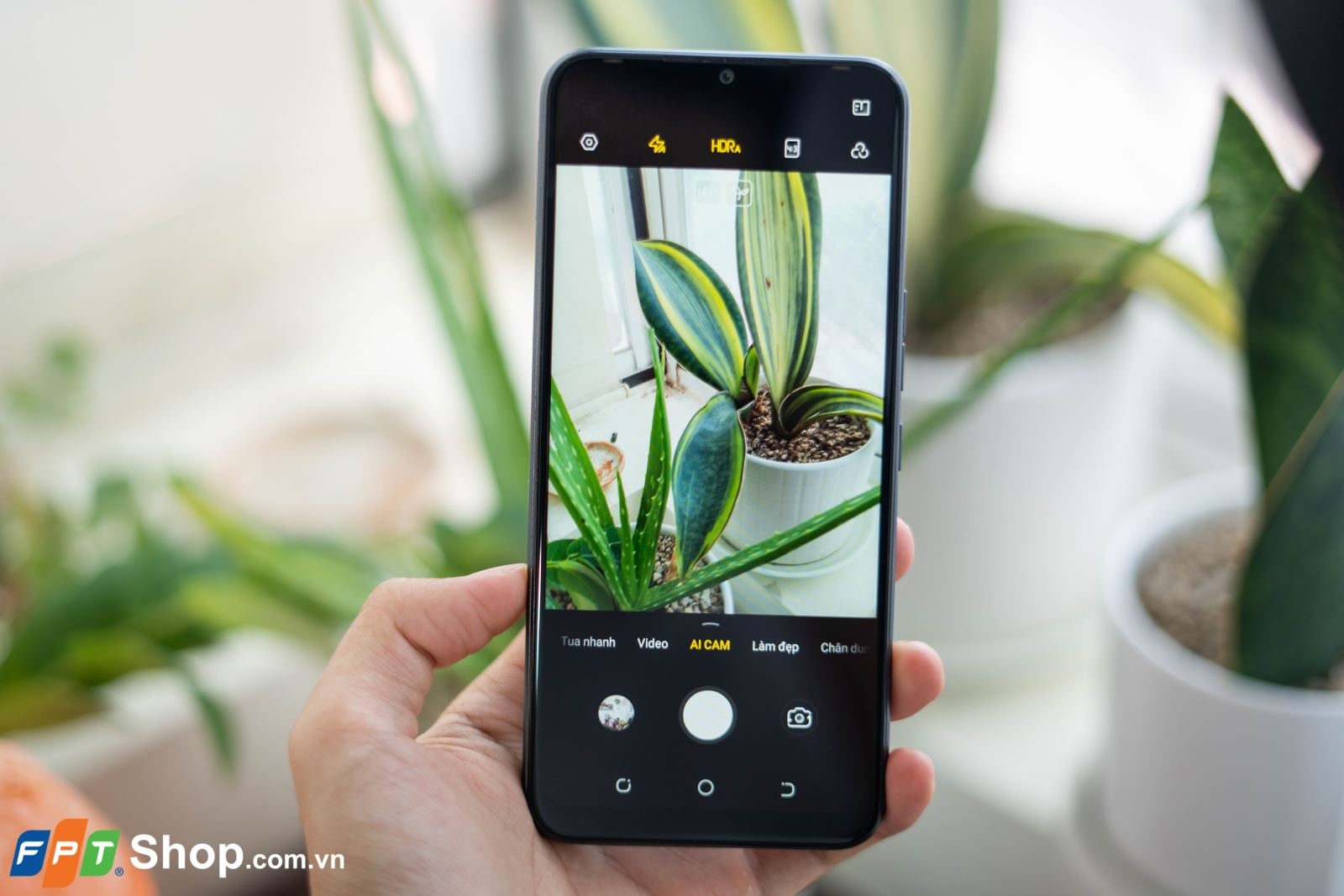 Trên tay Tecno Spark 7: Camera kép 16MP, pin 6.000mAh, giá chỉ 2.69 triệu đồng