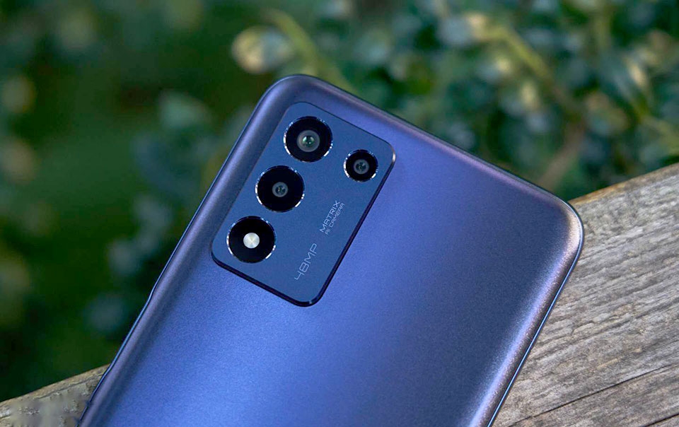 Realme Q3 có 3 camera sau Realme Q3 có 3 camera sau