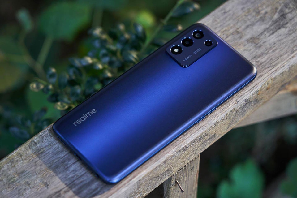 Realme Q3 có giá vô cùng phải chăng Realme Q3 có giá vô cùng phải chăng
