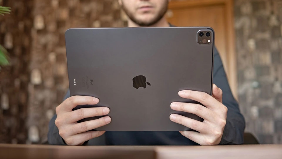 iPad Pro không có chân đế đi kèm iPad Pro không có chân đế đi kèm