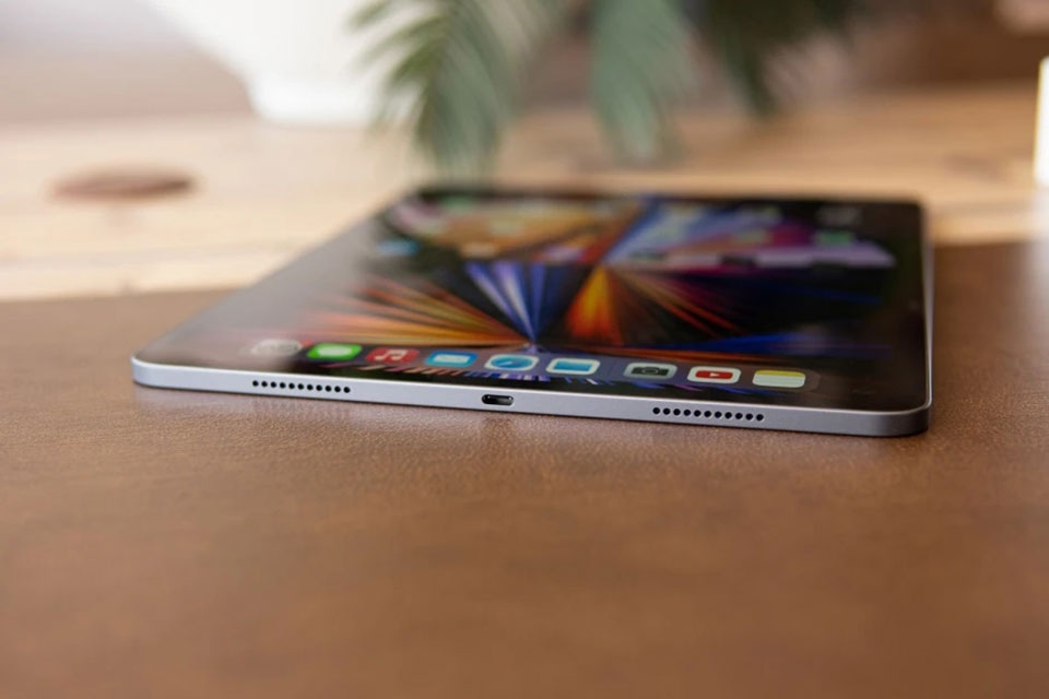 iPad Pro cũng rất hạn chế về số lượng cổng iPad Pro cũng rất hạn chế về số lượng cổng