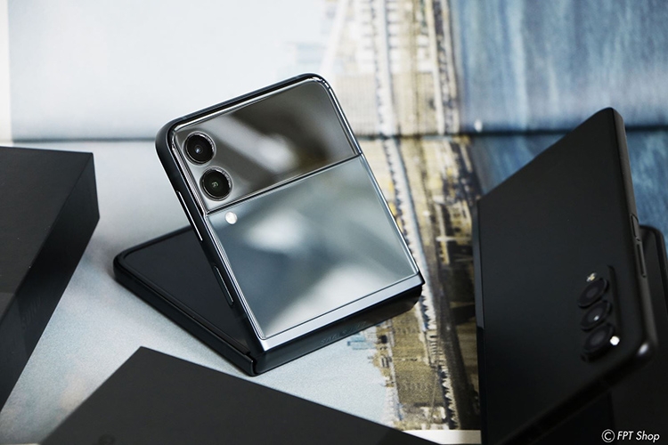 Cú lội ngược dòng bất ngờ của bộ đôi Samsung Galaxy Z trong đại dịch 2021 20