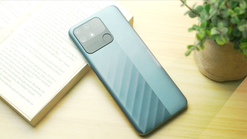 Mặt sau của Realme Narzo 50A Mặt sau của Realme Narzo 50A