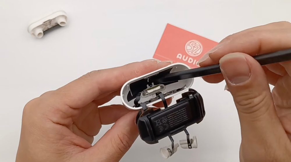 Mổ bụng AirPods 3 (ảnh 4)