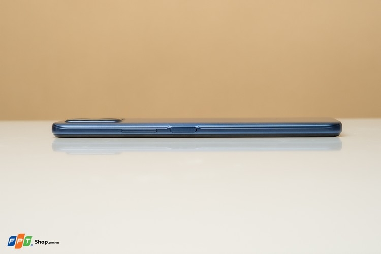 Cạnh cong trên vivo Y15s