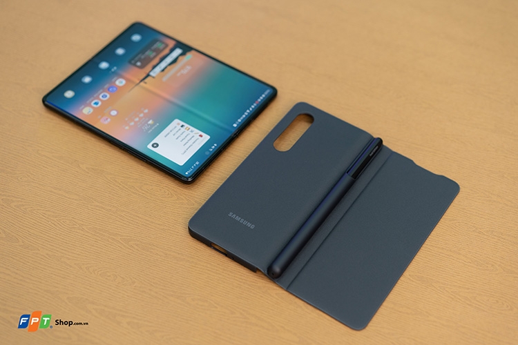 Xử lý mọi thách thức trong công việc với Galaxy Z Fold3 và bút S Pen 5