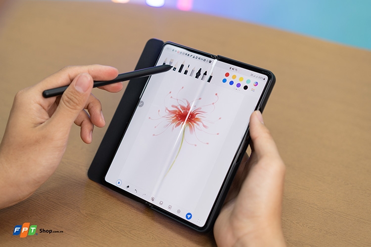 Xử lý mọi thách thức trong công việc với Galaxy Z Fold3 và bút S Pen 4