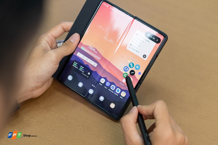 Xử lý mọi thách thức trong công việc với Galaxy Z Fold3 và bút S Pen 8