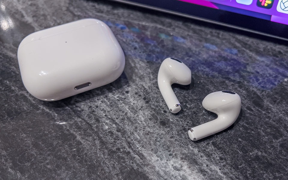 Tính năng AirPods 3 (ảnh 2) Tính năng AirPods 3 (ảnh 2)