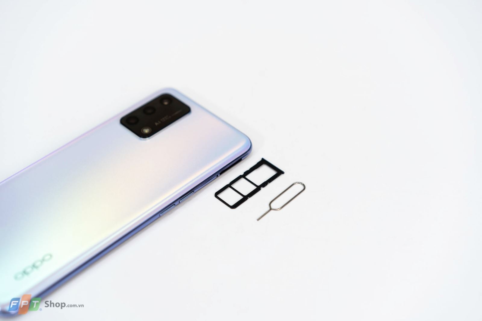 Trên tay OPPO A95: Thiết kế đậm chất Gen Z, pin 5.000mAh và sạc nhanh 33W