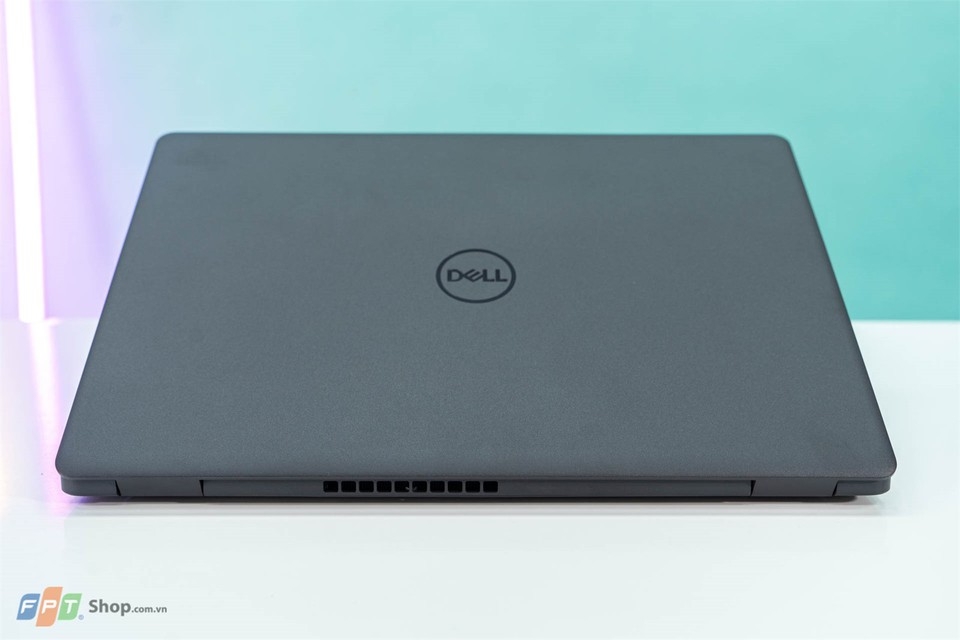 Đánh giá Dell Inspiron N3501: Laptop văn phòng hoạt động êm ái