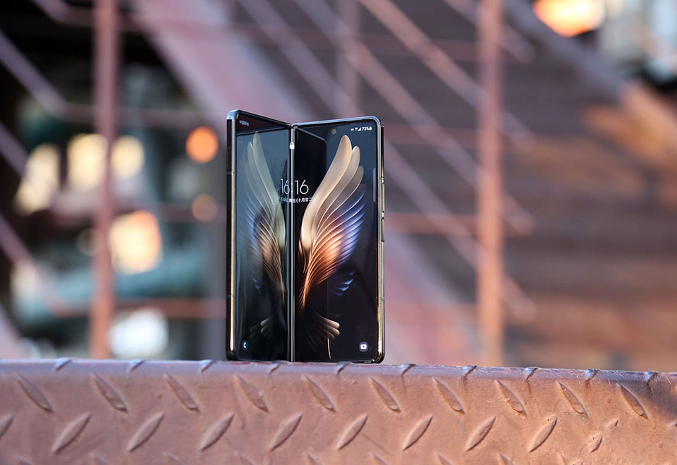 Samsung W22 5G - Ảnh 01