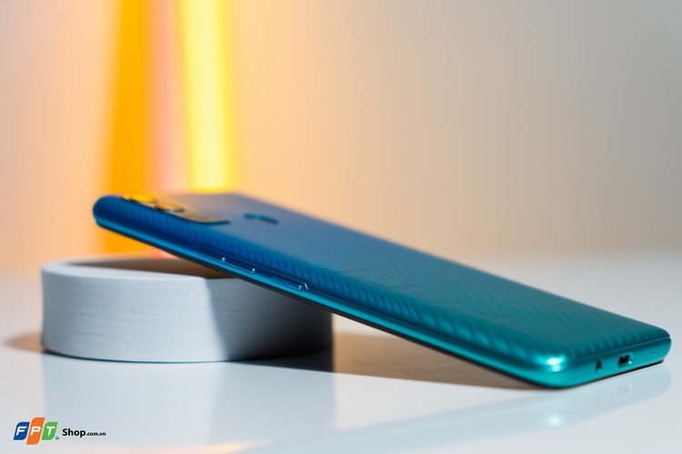 Mở hộp Tecno Spark 7T: Pin "khủng" 6.000mAh, Helio G35, thiết kế trẻ trung, giá 3.49 triệu đồng