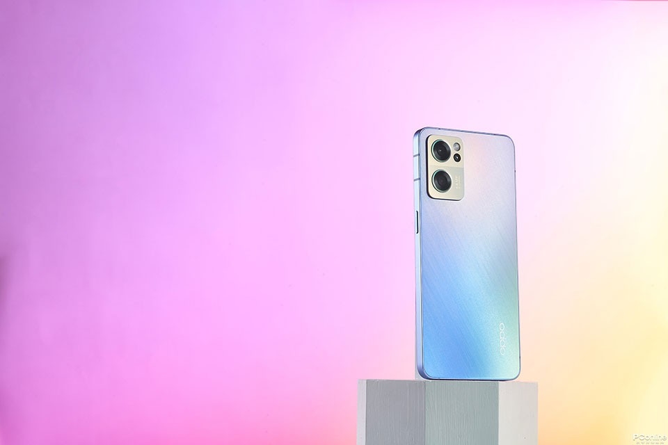 OPPO Reno7 SE (ảnh 1) OPPO Reno7 SE (ảnh 1)