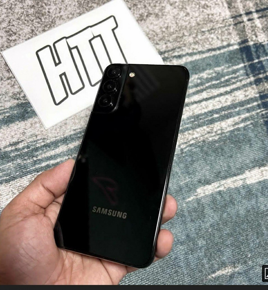 Samsung Galaxy S22 bất ngờ lộ ảnh thực tế trước khi ra mắt